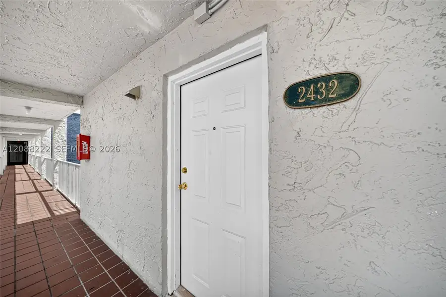 10000 NW 80th #2432, Hialeah Gardens, FL 33016 - #2