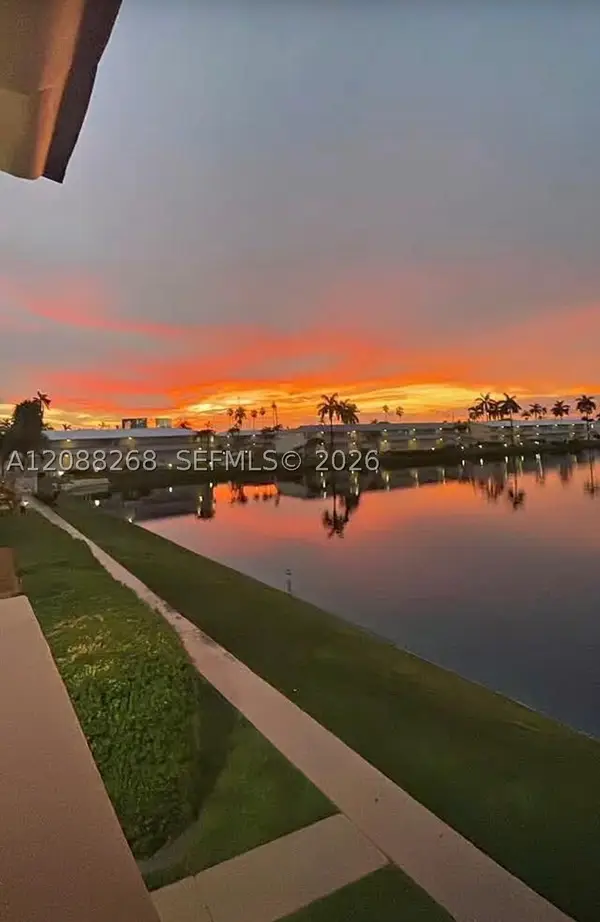 1030 SW 11 #M20, Hallandale, FL 33009