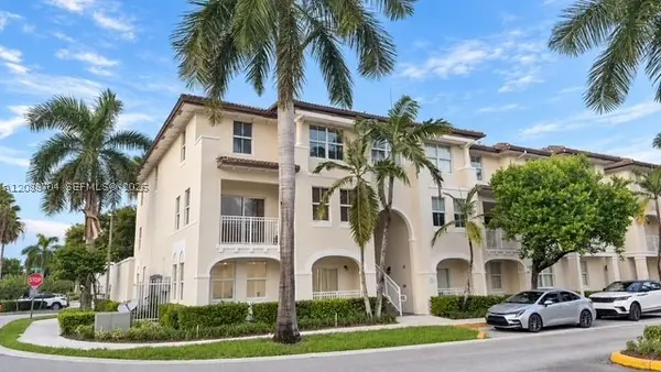 11401 NW 89th #111, Doral, FL 33178
