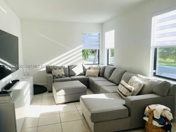 560 NE 206th, Miami, FL 33179