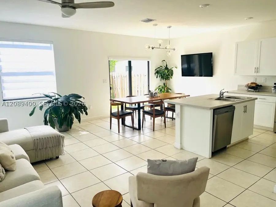 560 NE 206th, Miami, FL 33179 - #3
