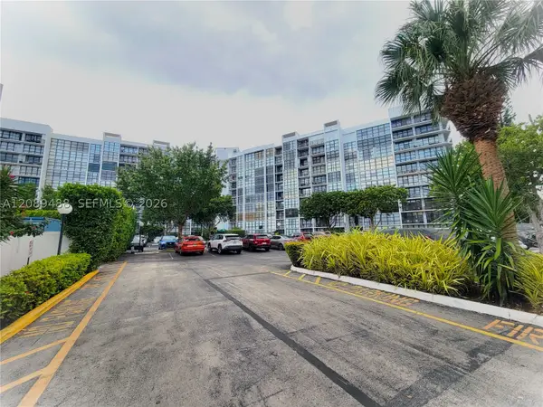 800 Parkview #309, Hallandale, FL 33009