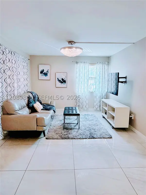 20120 NE 3rd #7, Miami, FL 33179