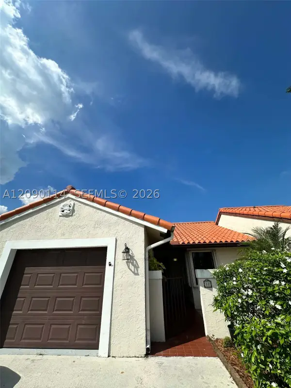 17 Columbia, Deerfield Beach, FL 33442