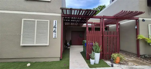 1441 W Fairway, Pembroke Pines, FL 33026