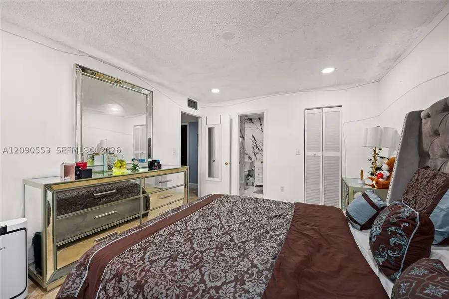 917 NE 199th #204, Miami, FL 33179 - #3