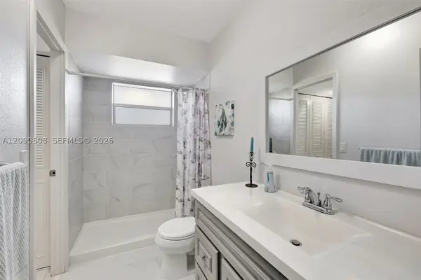5002 NW 35th #306, Lauderdale Lakes, FL 33319