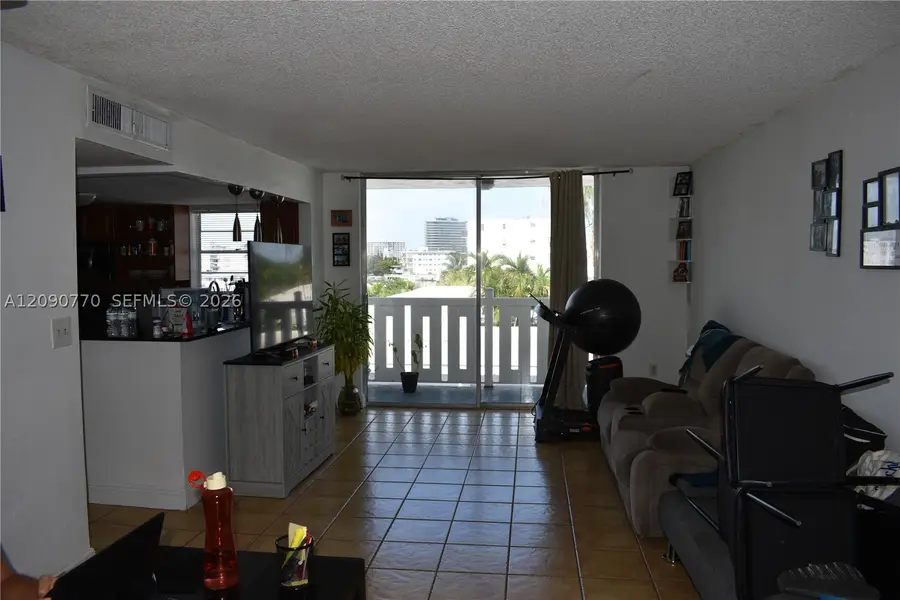 Address Withheld By Seller, Miami Beach, FL 33141 - #2