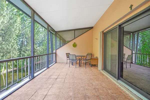 430 Commodore #304, Plantation, FL 33325