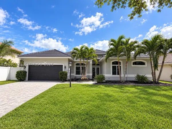 6982 Coronado, Pembroke Pines, FL 33331