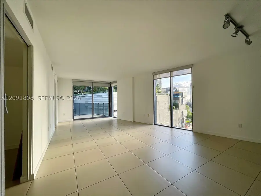 31 SE 6th #1101, Miami, FL 33131 - #2