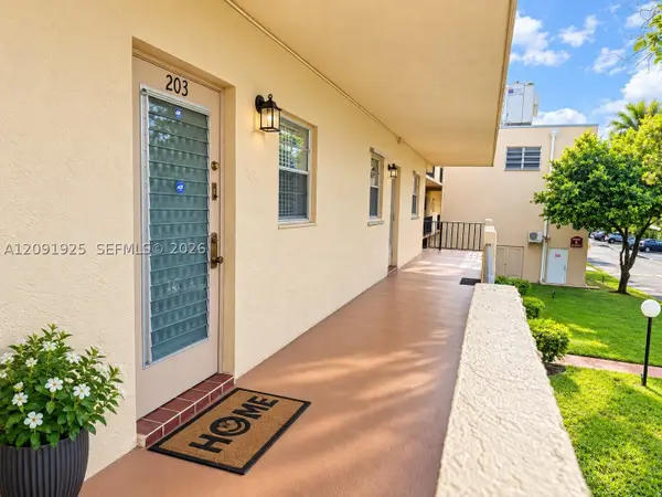 300 Berkley #203, Hollywood, FL 33024
