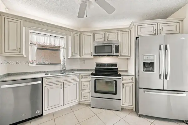 6555 W Broward #309, Plantation, FL 33317