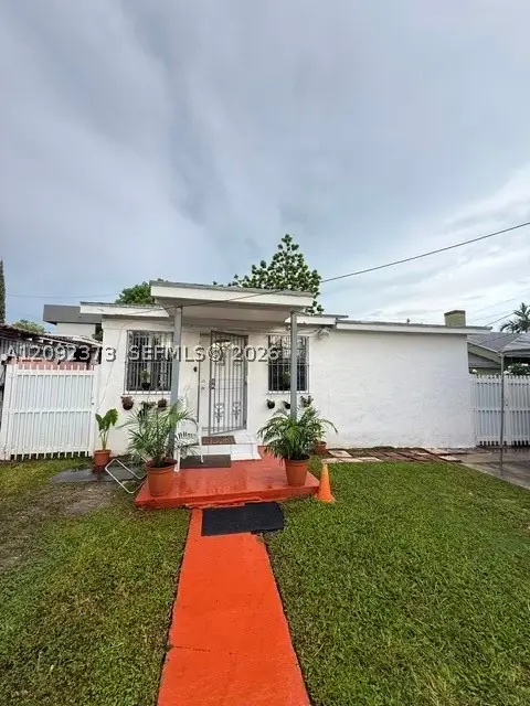 201 SW 30th, Miami, FL 33135
