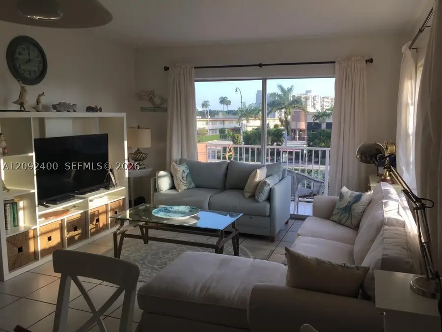 2200 E Hallandale Beach #301, Hallandale Beach, FL 33009 - #2