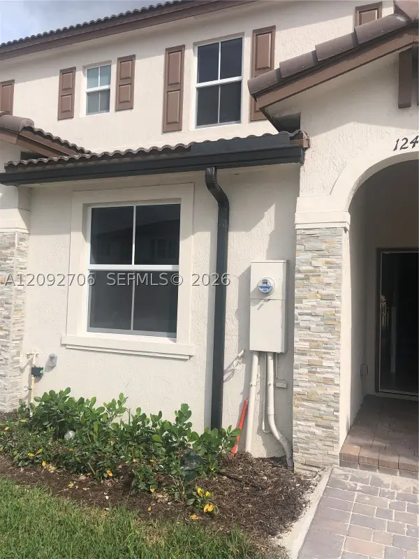 12437 NW 23rd, Miami, FL 33167