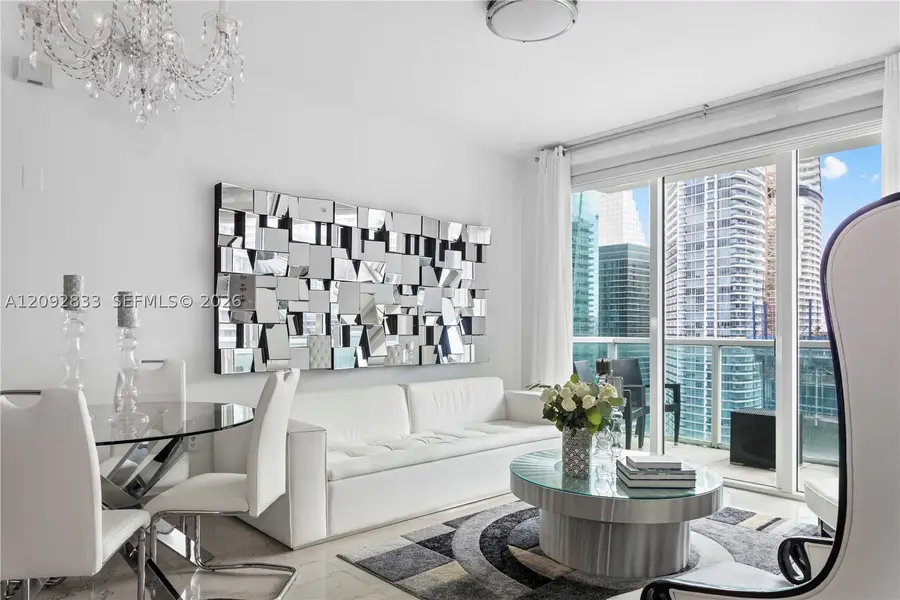 31 SE 5th #4018, Miami, FL 33131 - #3