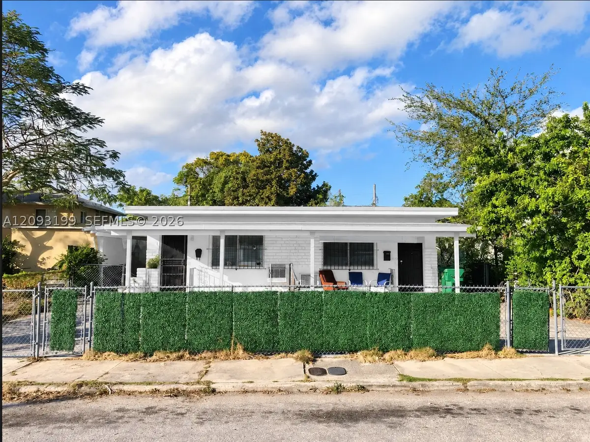 2135 NW 1st, Miami, FL 33125 - #1