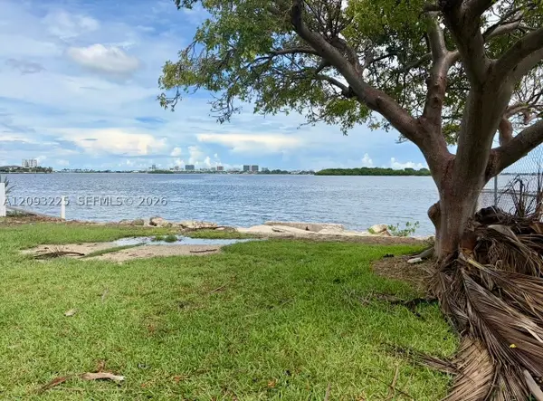 10875 N Bayshore, Miami, FL 33161