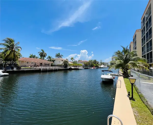2935 NE 163rd #5P, North Miami Beach, FL 33160