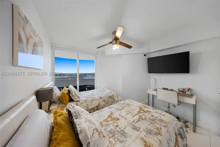 6301 Collins #2107, Miami Beach, FL 33141 - #3