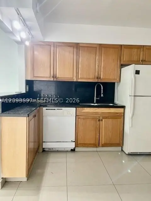 310 SW 10th, Hallandale, FL 33009