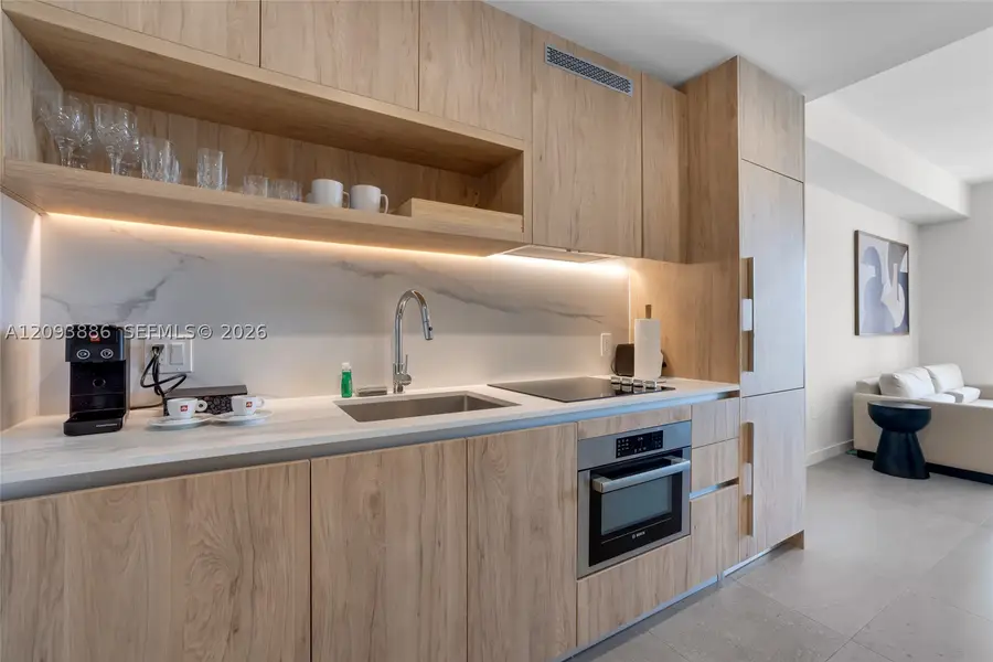 11 NE 6th #2310, Miami, FL 33132 - #3