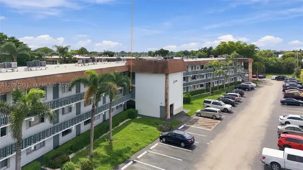 2200 Springdale #209, Palm Springs, FL 33461