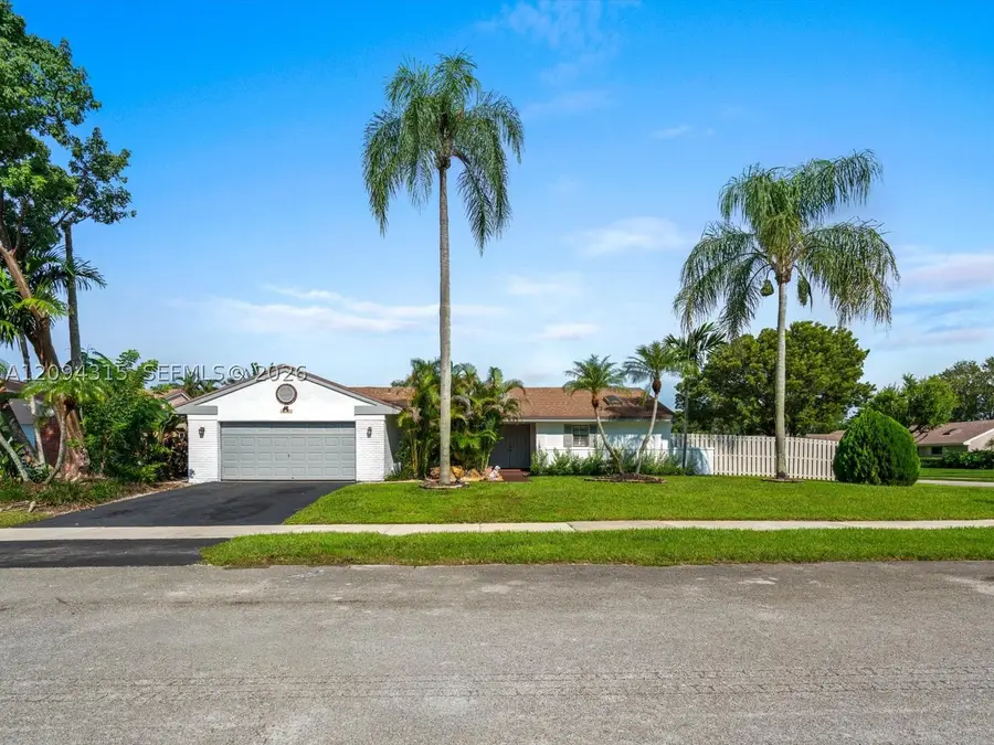 1061 Cedar Creek, Davie, FL 33325 - #2