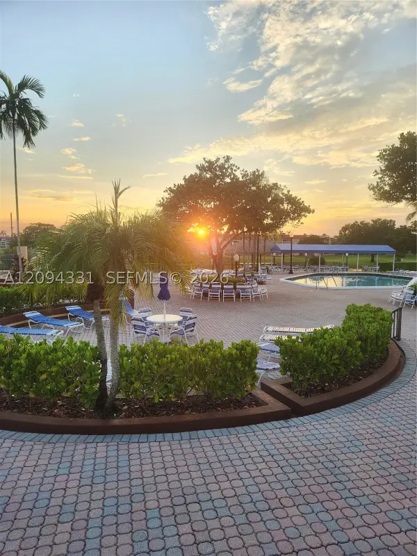 8891 Sunrise Lakes #302, Sunrise, FL 33322