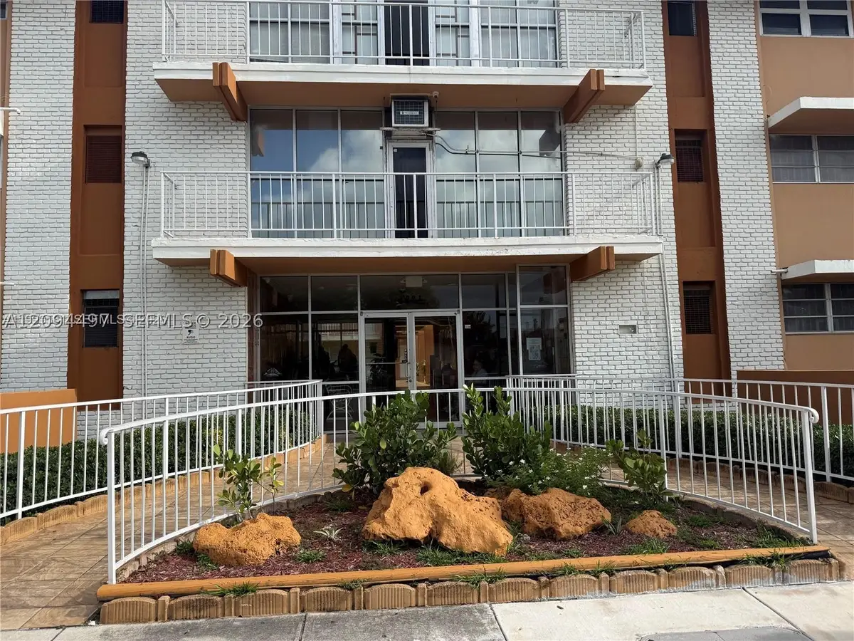 3881 W Flagler #315, Miami, FL 33134 - #1