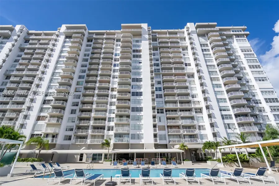 18071 Biscayne #303, Aventura, FL 33160 - #2