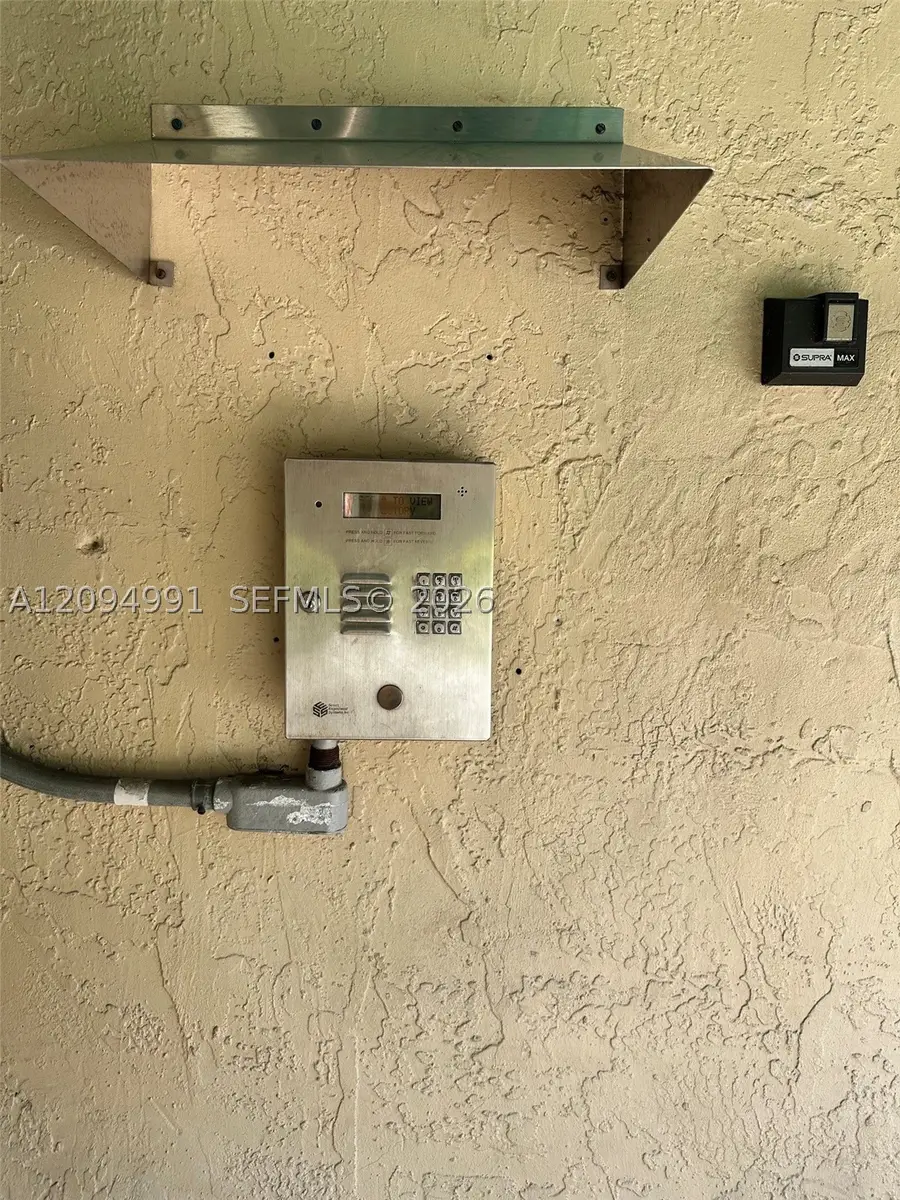 9360 Fontainebleau #410, Miami, FL 33172 - #3