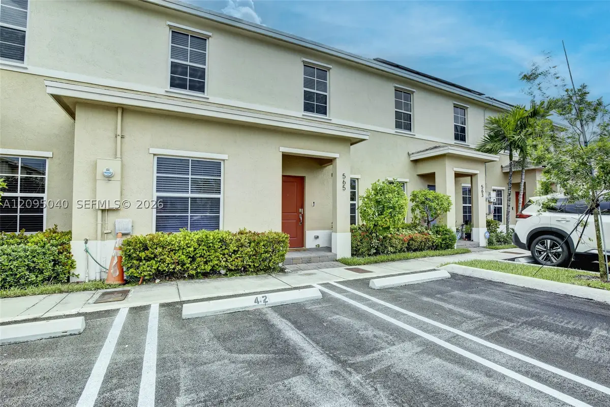 565 NE 5th, Florida City, FL 33034 - #1