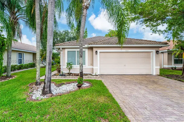11817 SW 7th, Pembroke Pines, FL 33025