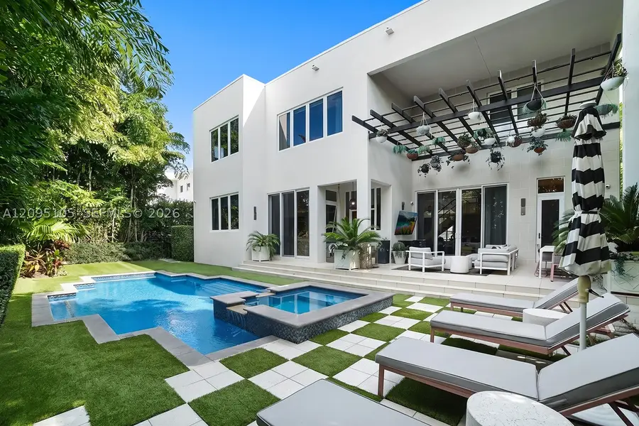 737 W 49th, Miami Beach, FL 33140 - #2