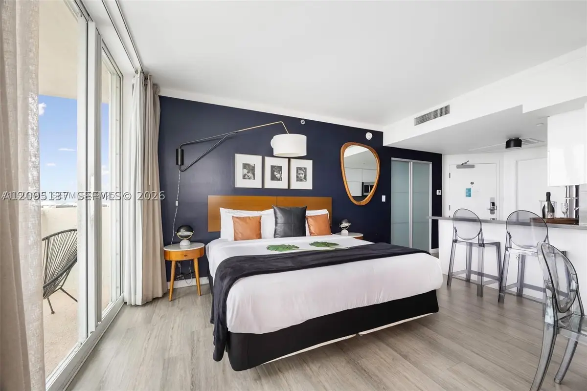 2889 Mcfarlane #1512, Miami, FL 33133 - #1