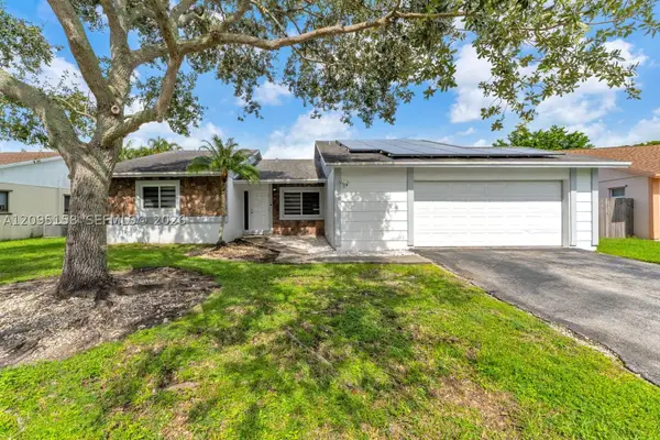 1661 N Goldeneye, Homestead, FL 33035