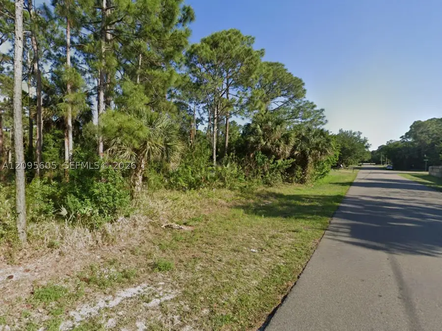 215 Greenbrier Ave Nw Palm Bay, Palm Bay, FL 32907 - #2