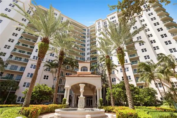 19900 E Country Club #216, Aventura, FL 33180