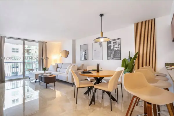 1200 Brickell Bay #1805, Miami, FL 33131