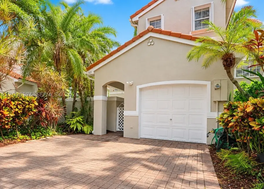 1601 Yellowheart, Hollywood, FL 33019 - #2