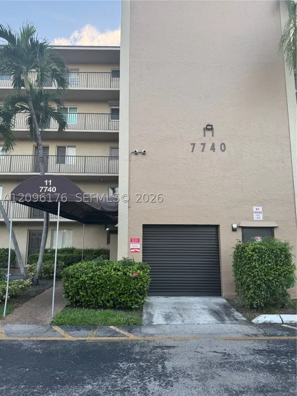 7740 NW 50th #405, Lauderhill, FL 33351