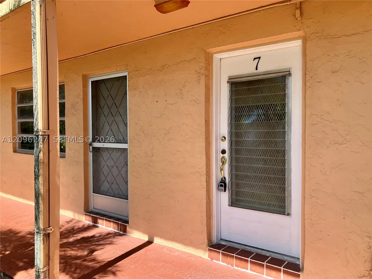 20275 NE 2nd #7, Miami, FL 33179 - #1