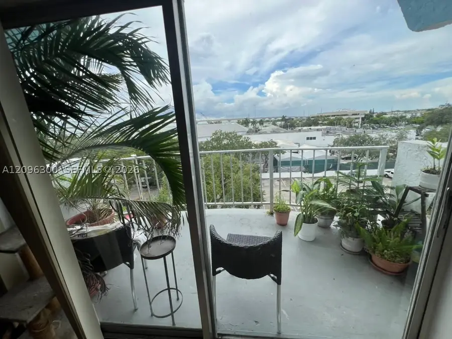 486 NW 165th St #B-603, Miami, FL 33169 - #2