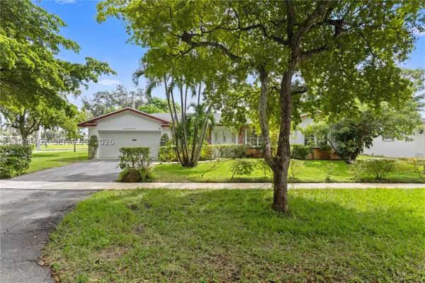 4899 NW 7th, Plantation, FL 33317