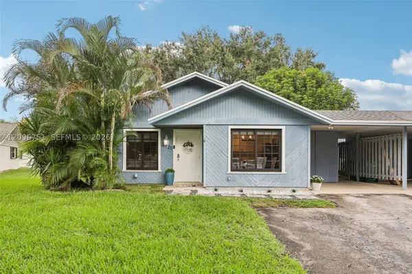 3721 W Valley Green #48, Davie, FL 33328