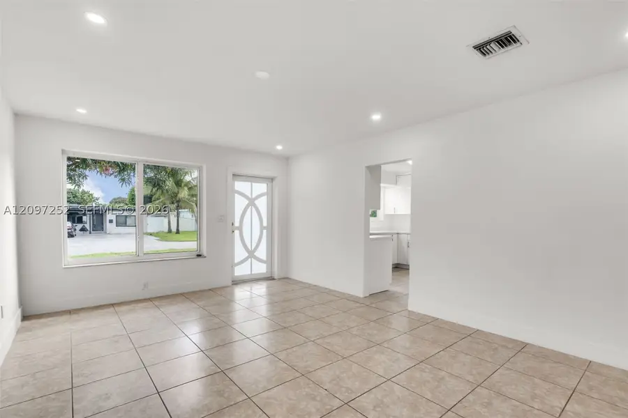 6609 SW 1st, Pembroke Pines, FL 33023 - #2