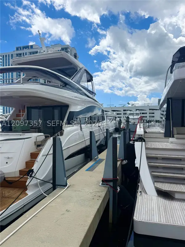 17211 Biscayne Blvd Bs# 88, North Miami Beach, FL 33160