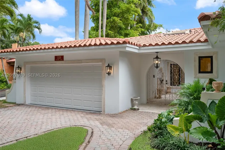 1320 Alhambra, Coral Gables, FL 33134 - #2